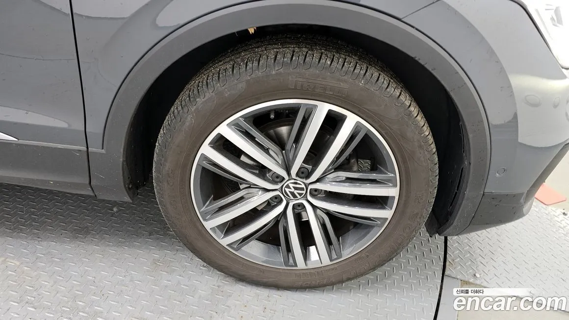 Volkswagen Tiguan — фото 5