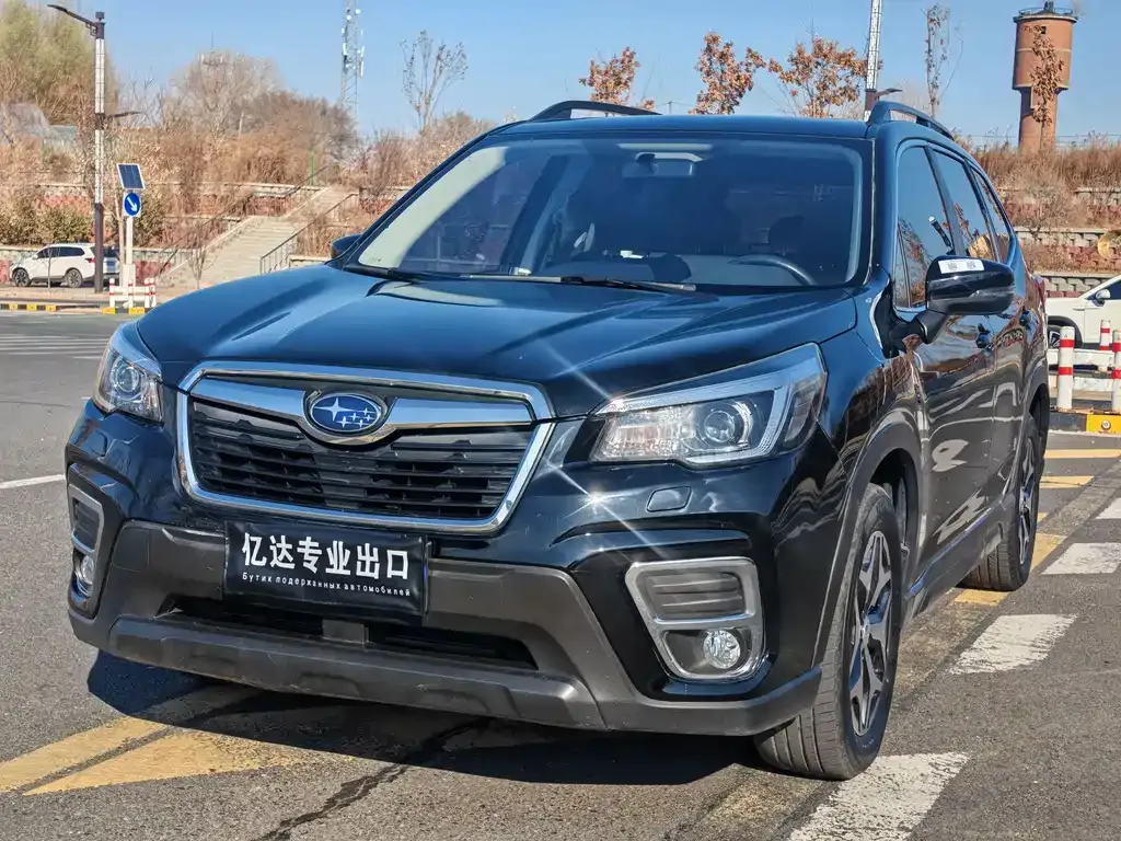 Subaru Forester — фото 1