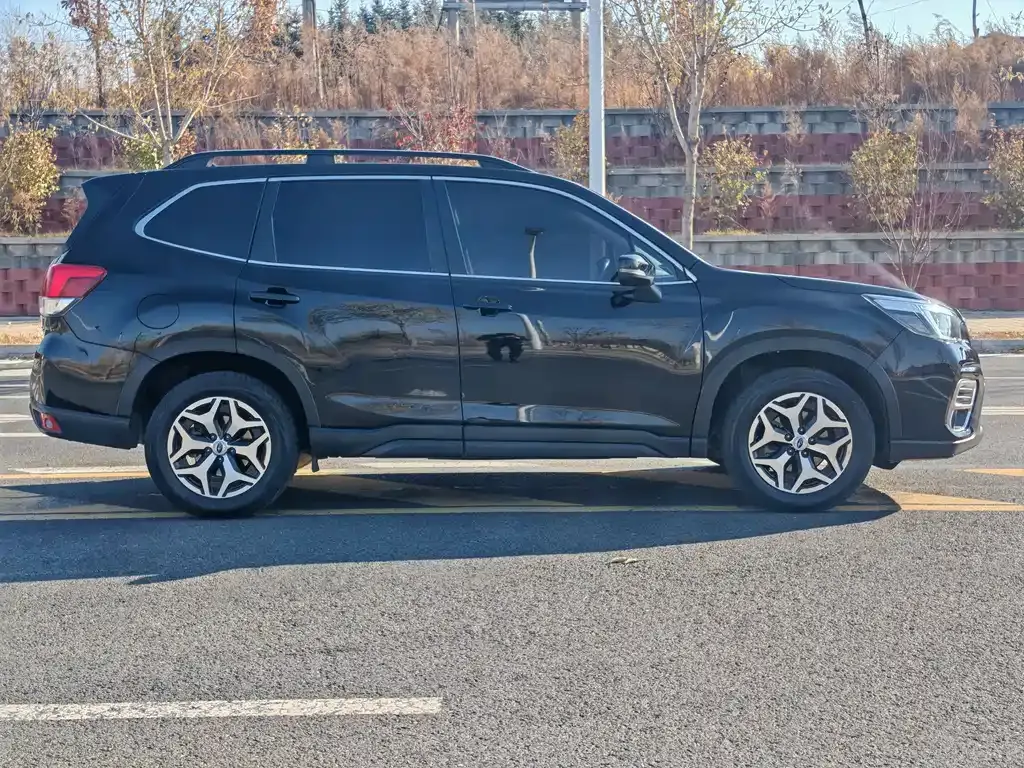Subaru Forester — фото 4