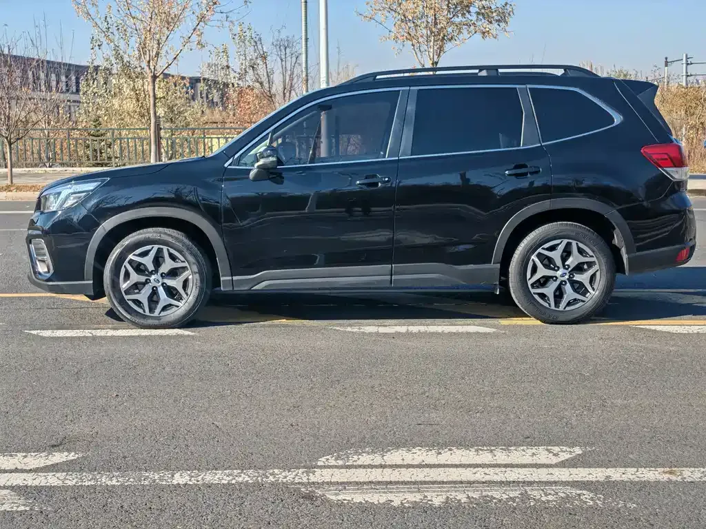 Subaru Forester — фото 9