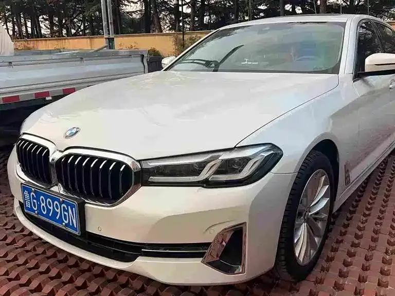 BMW 5 Series — фото 1