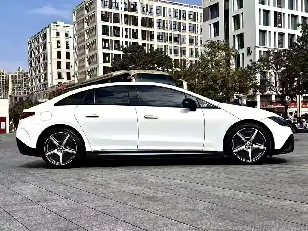 Mercedes-Benz EQE 2023 из CN, фото 2