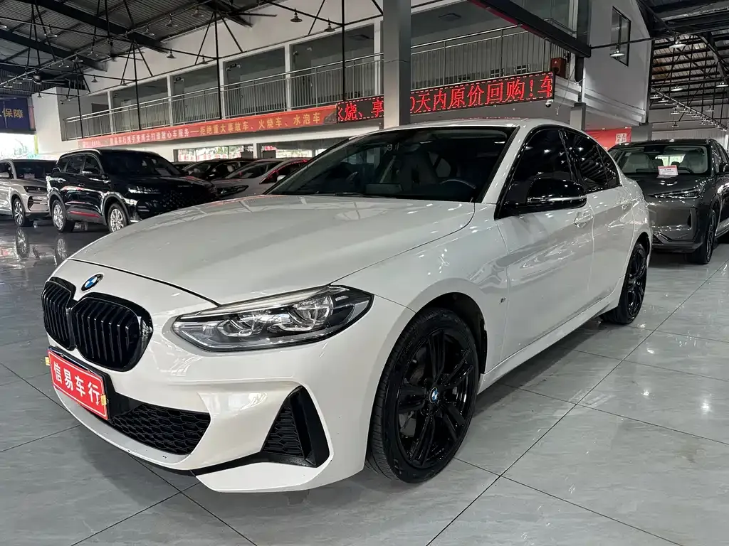 BMW 1 Series 2022 из CN, фото 1