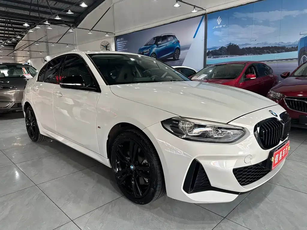 BMW 1 Series 2022 из CN, фото 3