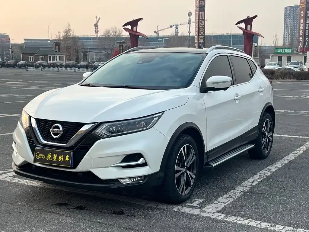 Nissan Qashqai — фото 1