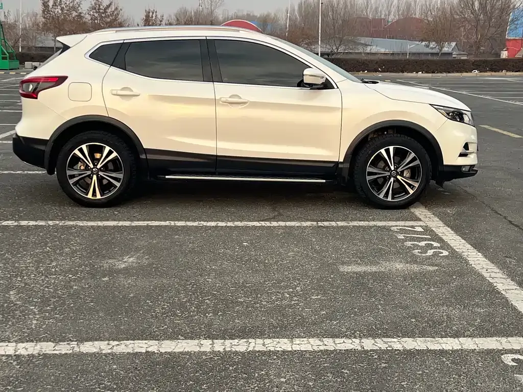 Nissan Qashqai — фото 4