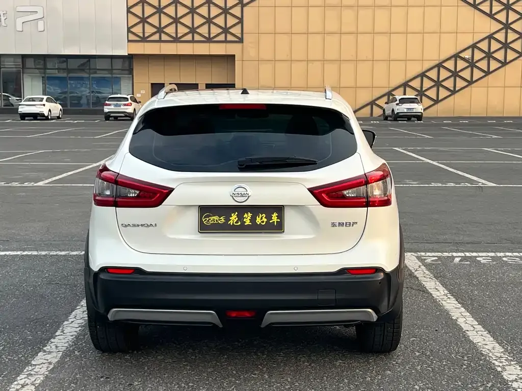 Nissan Qashqai — фото 6