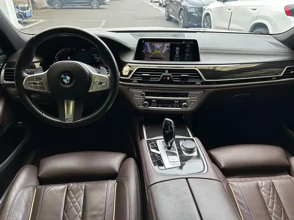 BMW 7 Series — фото 8