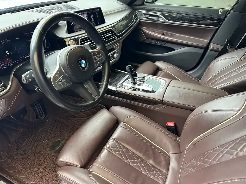 BMW 7 Series — фото 9