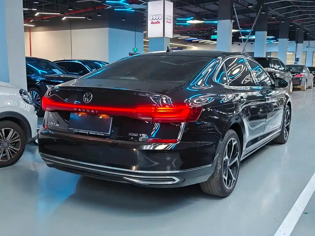 Volkswagen Passat 2023 из CN, фото 10