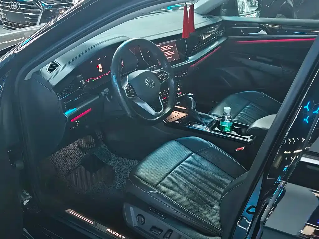 Volkswagen Passat 2023 из CN, фото 4
