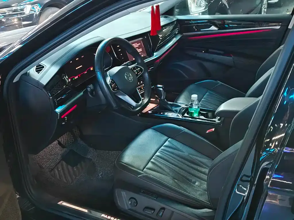 Volkswagen Passat 2023 из CN, фото 5