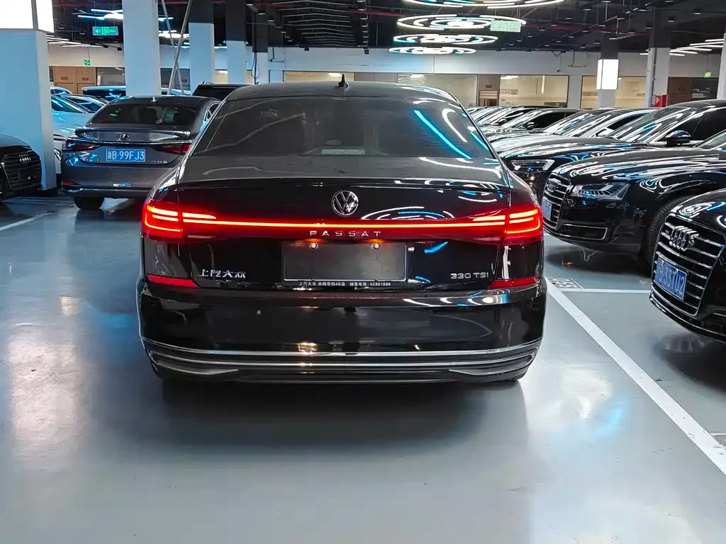 Volkswagen Passat 2023 из CN, фото 8