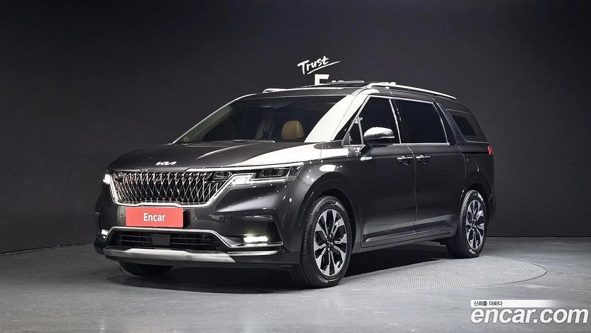 Kia Carnival — фото 1