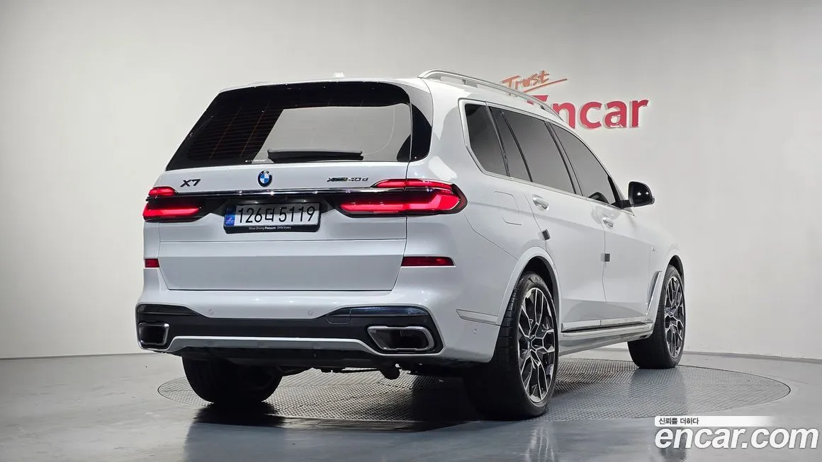 BMW X7 — фото 2