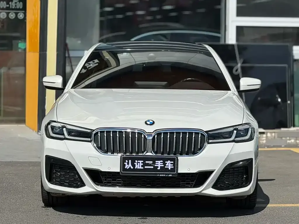 BMW 5 Series — фото 2