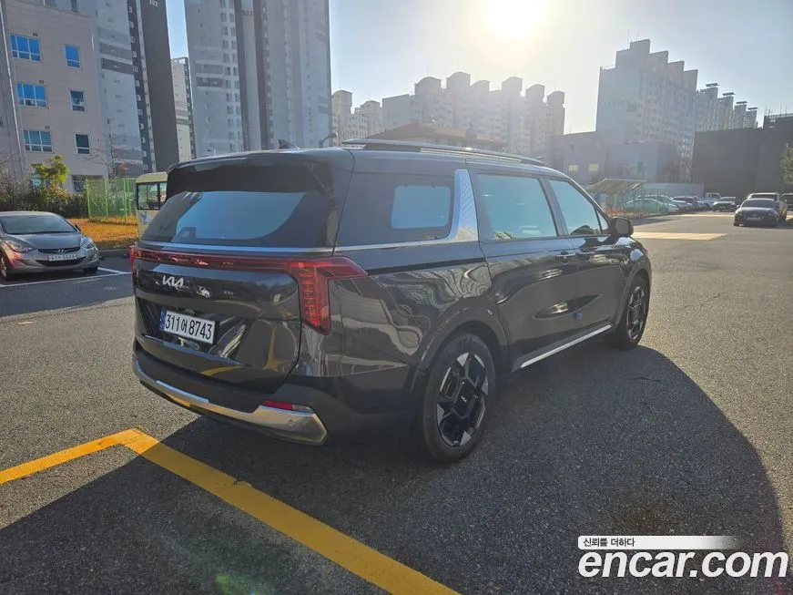 Kia Carnival — фото 4
