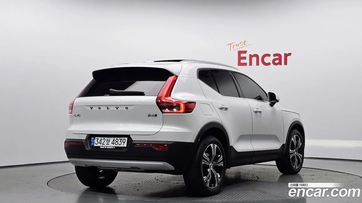 Volvo XC40 — фото 2