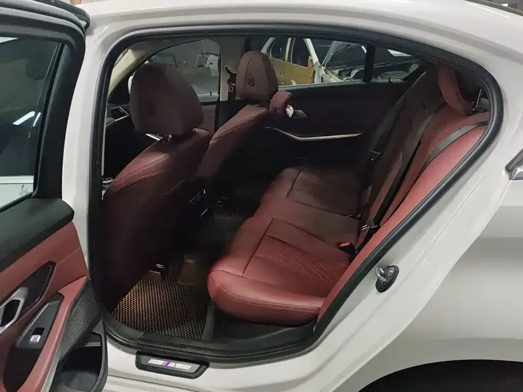 BMW 3 Series 2023 из CN, фото 3