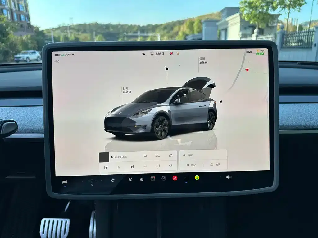 Tesla Model Y — фото 7
