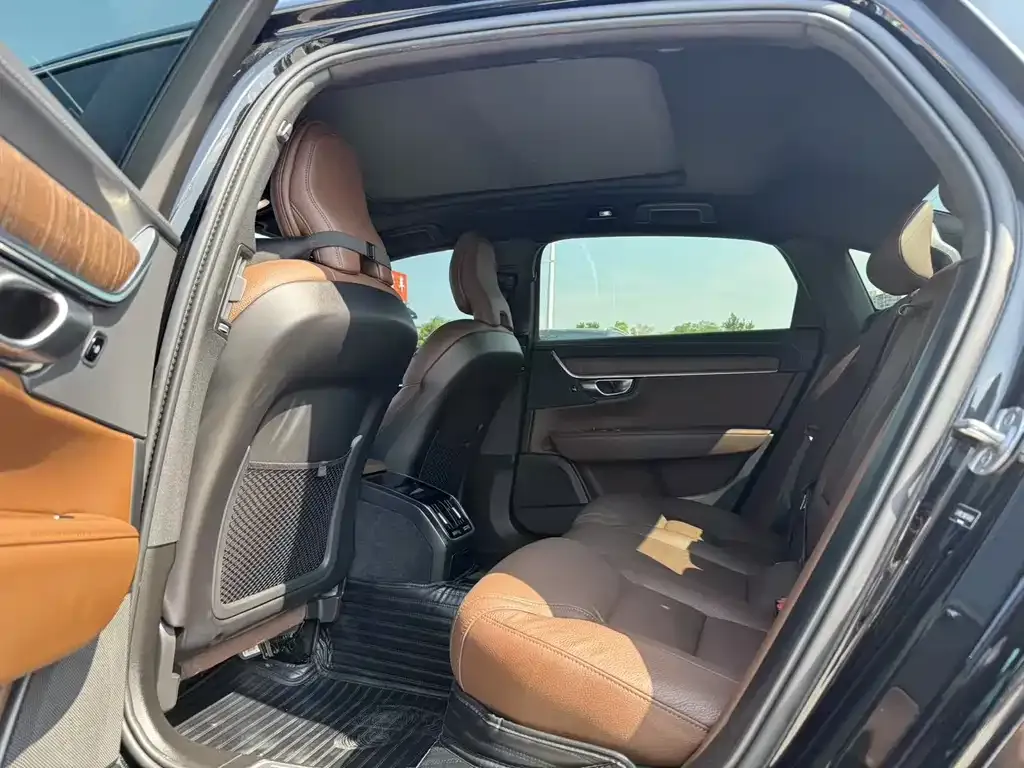 Volvo S90 — фото 9