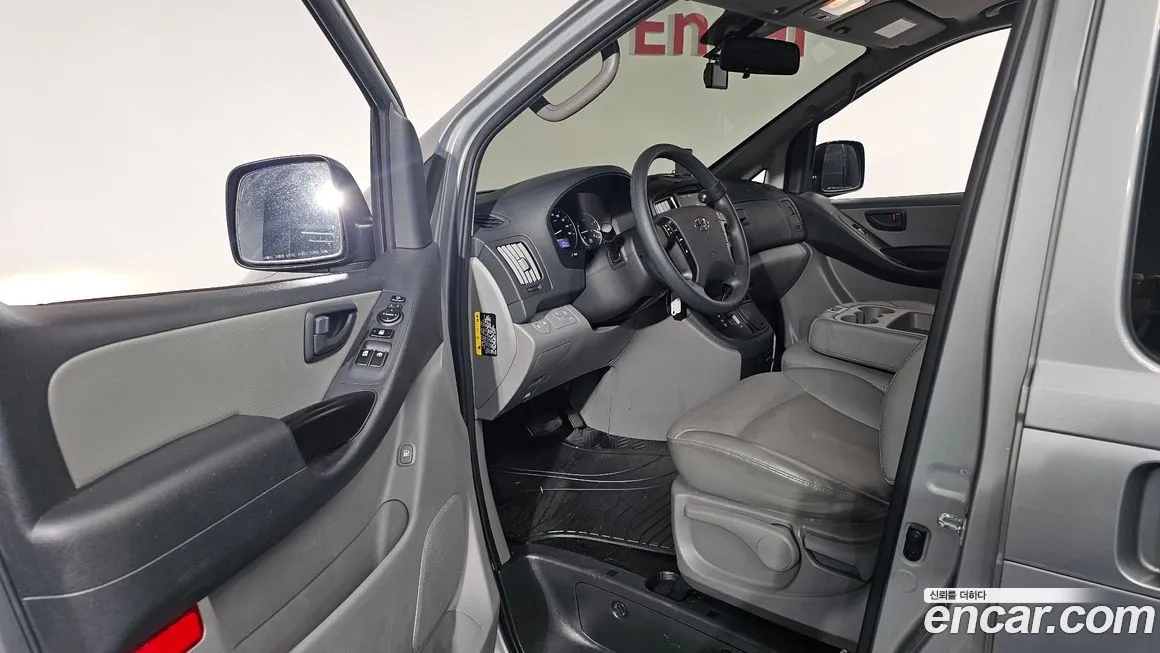 Hyundai Starex — фото 10