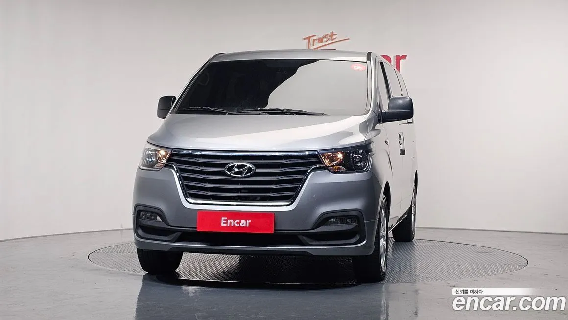 Hyundai Starex — фото 3