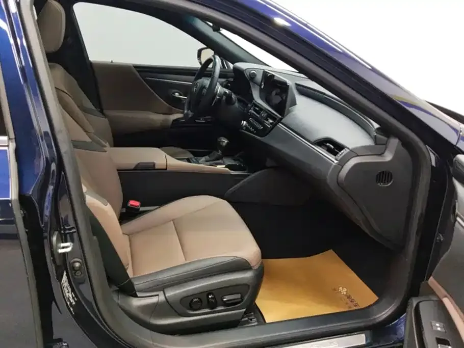 Lexus ES 2023 из CN, фото 8