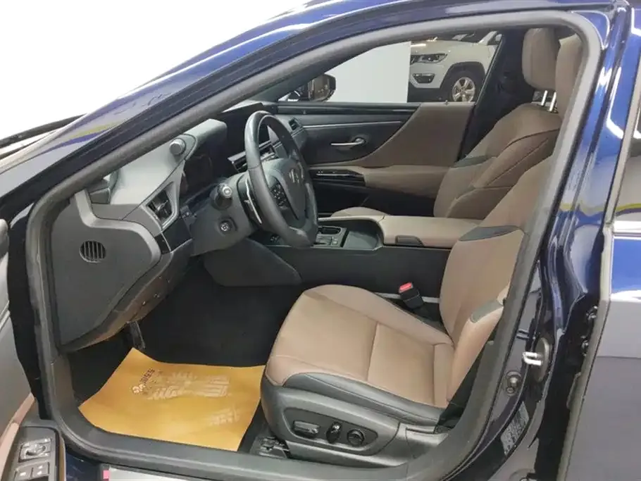Lexus ES 2023 из CN, фото 9