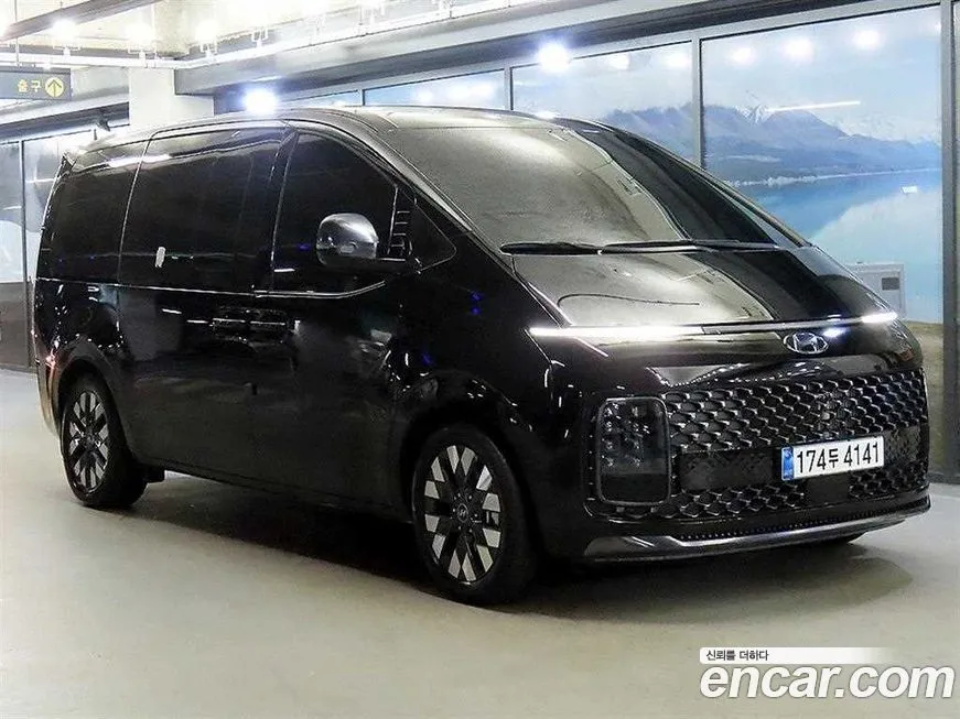 Hyundai Staria — фото 1