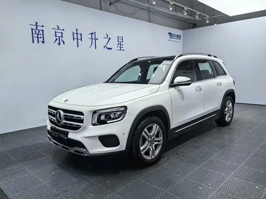 Mercedes-Benz GLB — фото 1