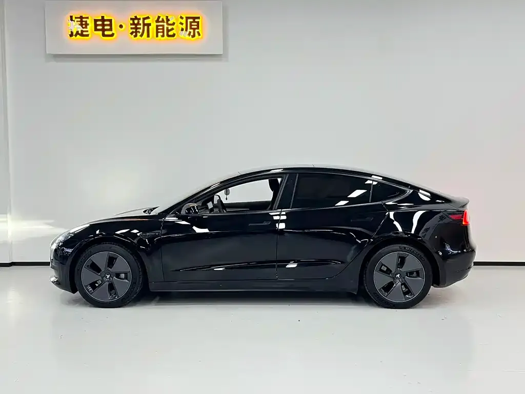Tesla Model 3 — фото 3