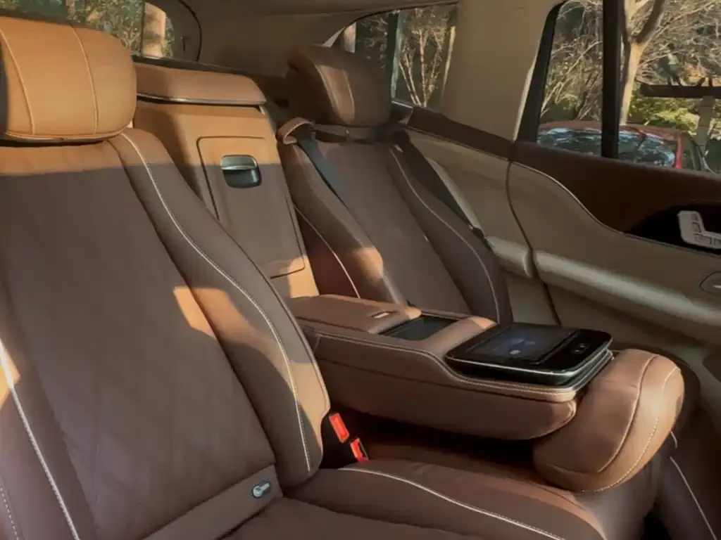 Mercedes-Benz GLS 2023 из CN, фото 8