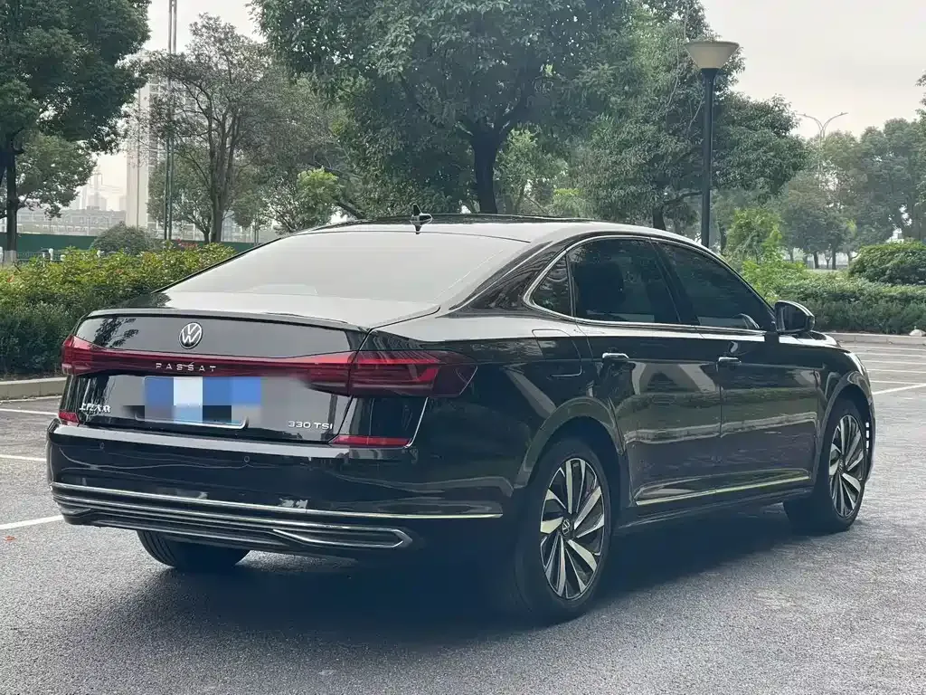 Volkswagen Passat — фото 4