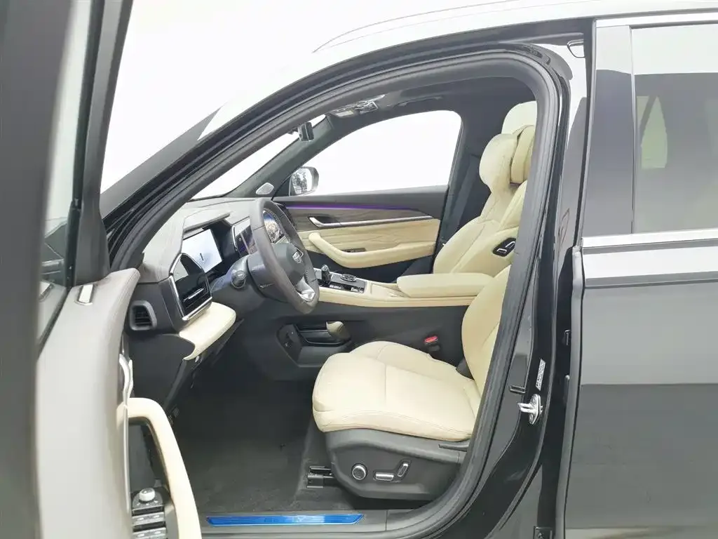 Geely Xingyue L — фото 10