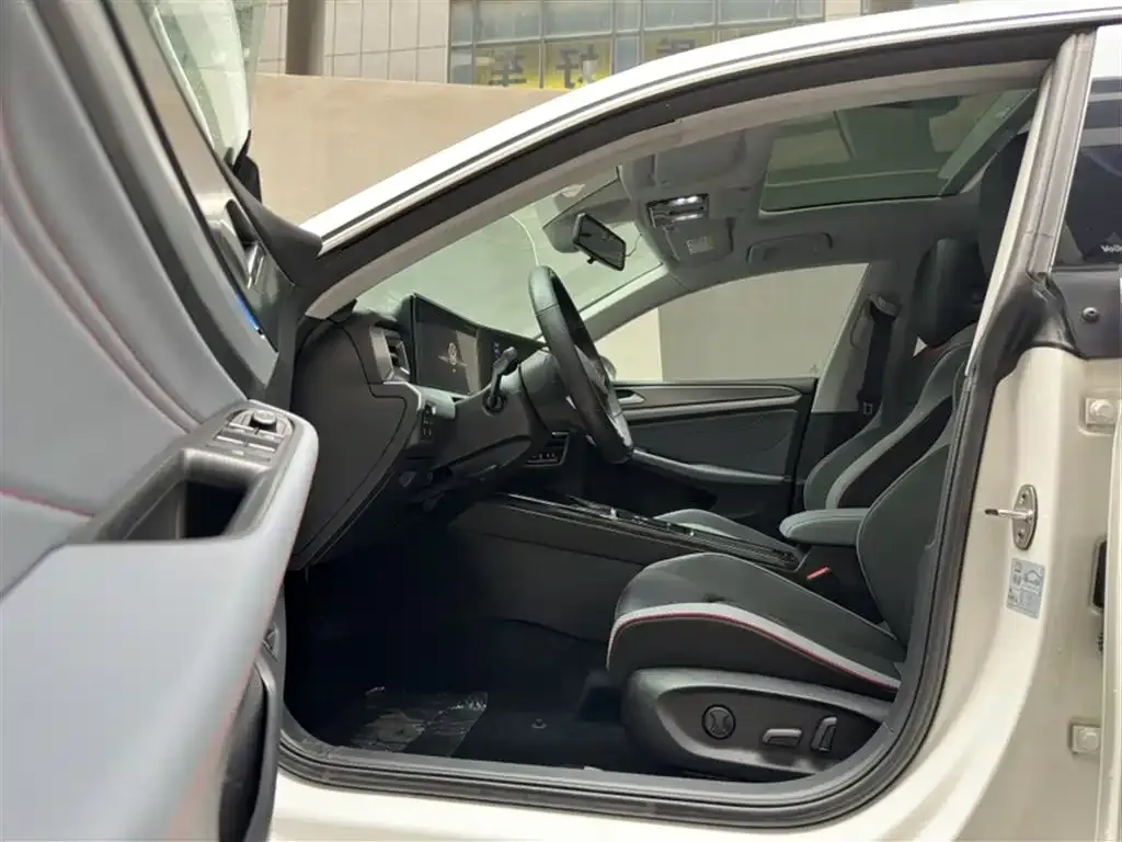 Volkswagen Lamando 2023 из CN, фото 8