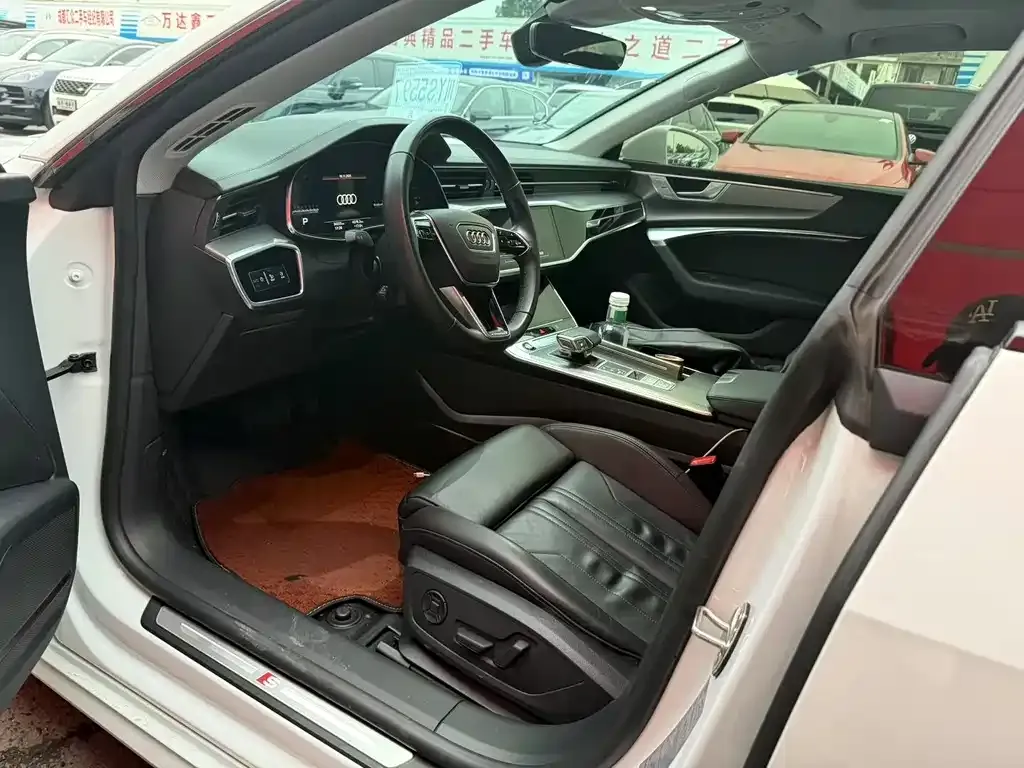 Audi A7 2023 из CN, фото 3