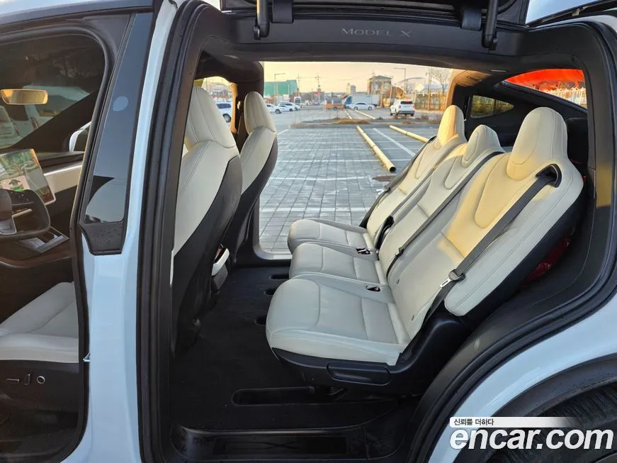 Tesla Model X 2023 из KR, фото 10