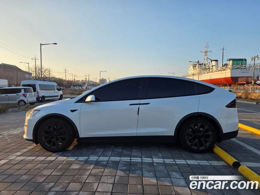 Tesla Model X 2023 из KR, фото 2