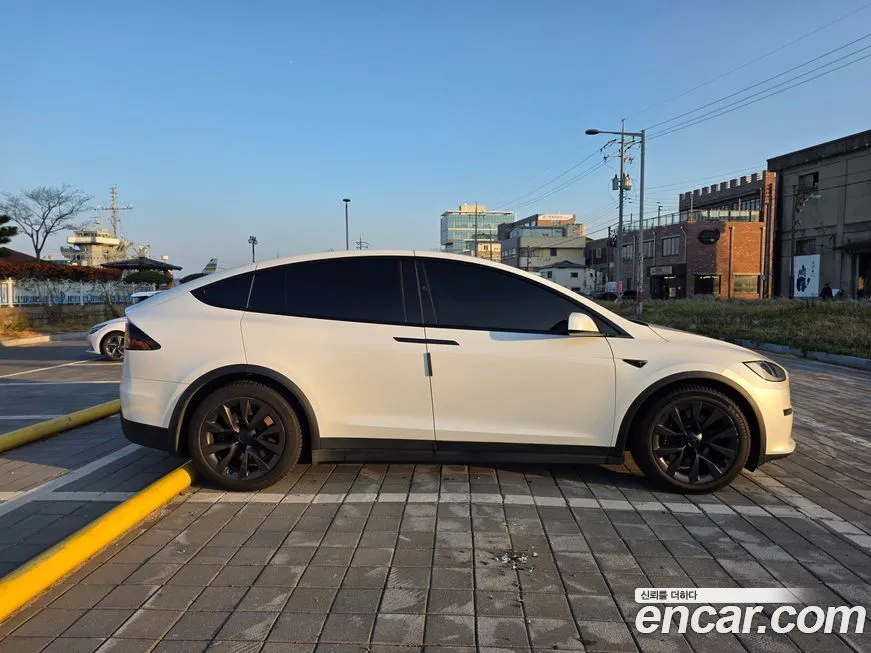 Tesla Model X 2023 из KR, фото 8