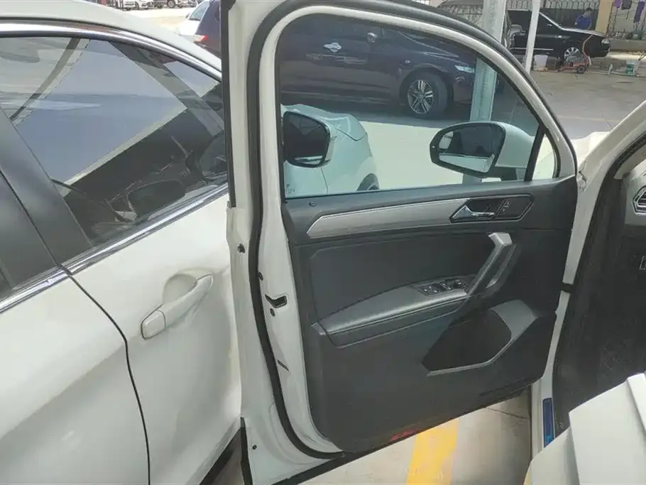 Volkswagen Tiguan L 2021 из CN, фото 7