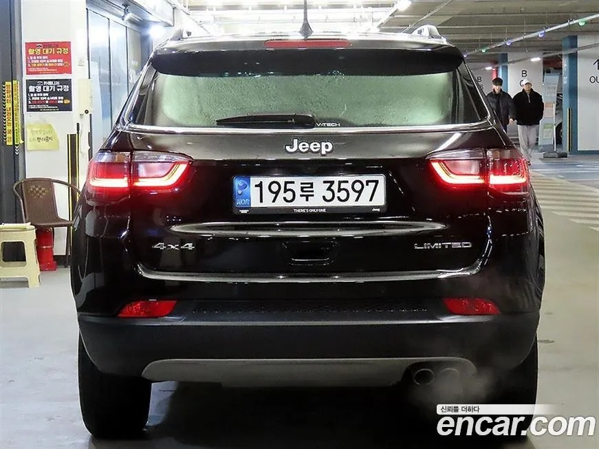 Jeep Compass — фото 2