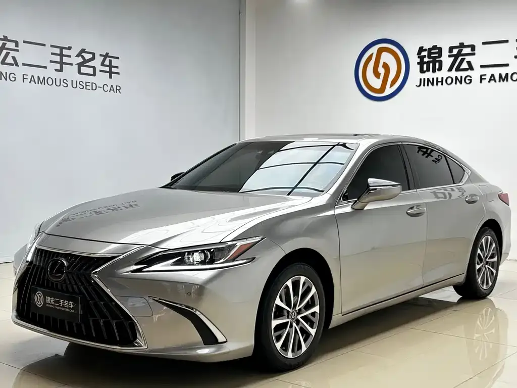 Lexus ES — фото 1