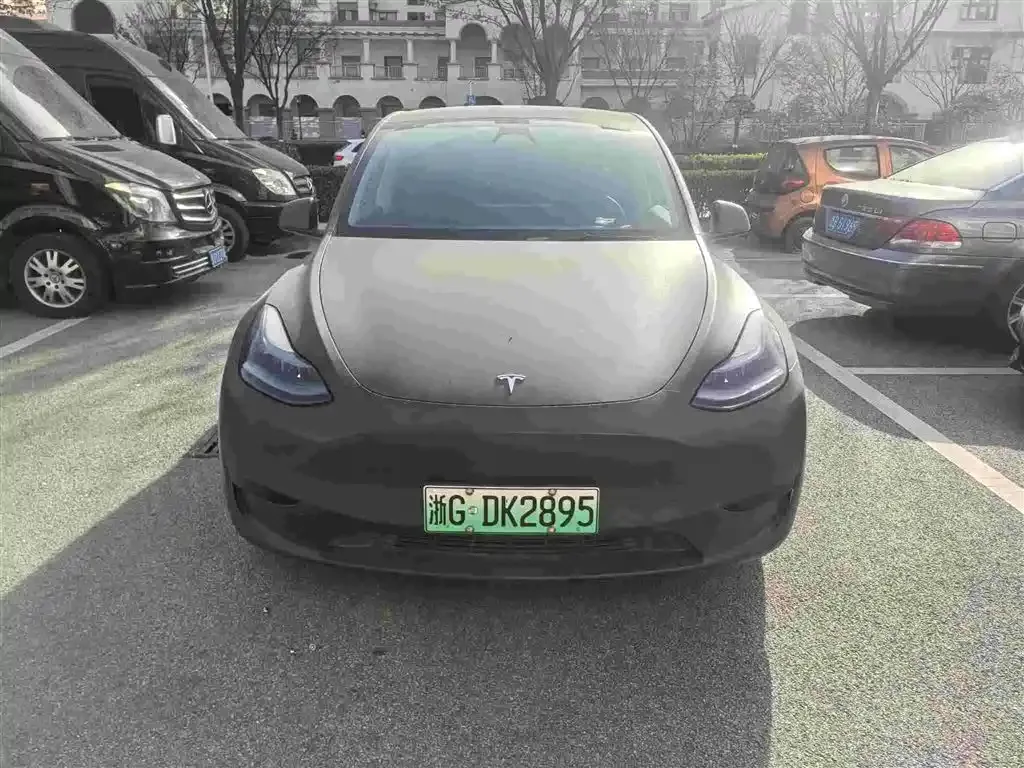 Tesla Model Y — фото 2
