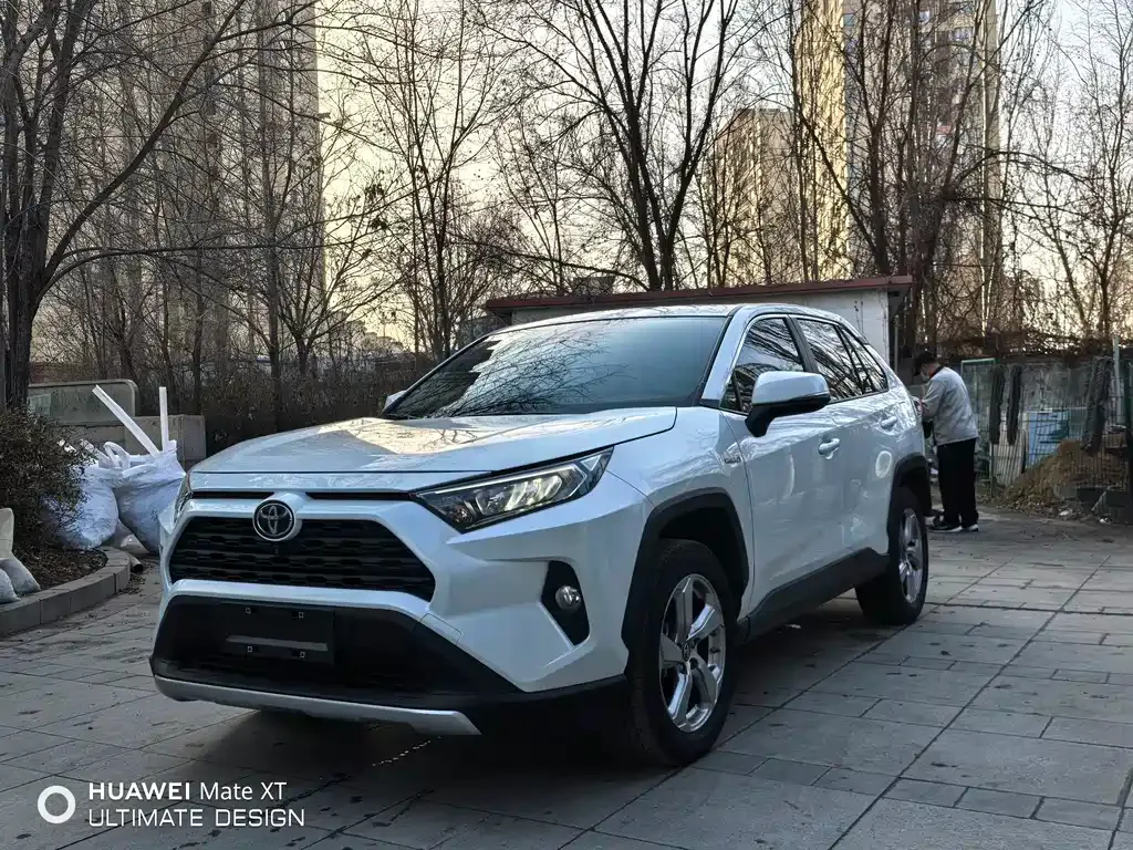 Toyota RAV4 2023 из CN, фото 1