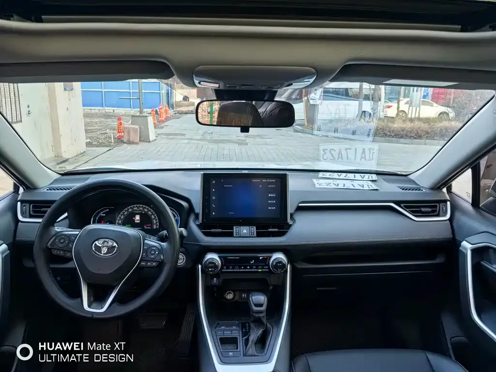 Toyota RAV4 2023 из CN, фото 6