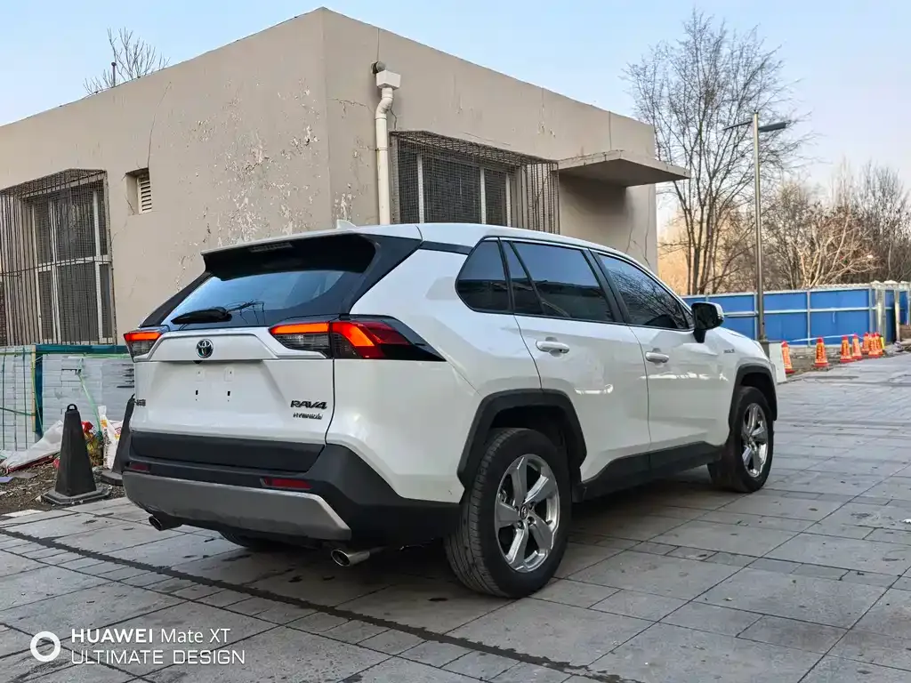 Toyota RAV4 2023 из CN, фото 8
