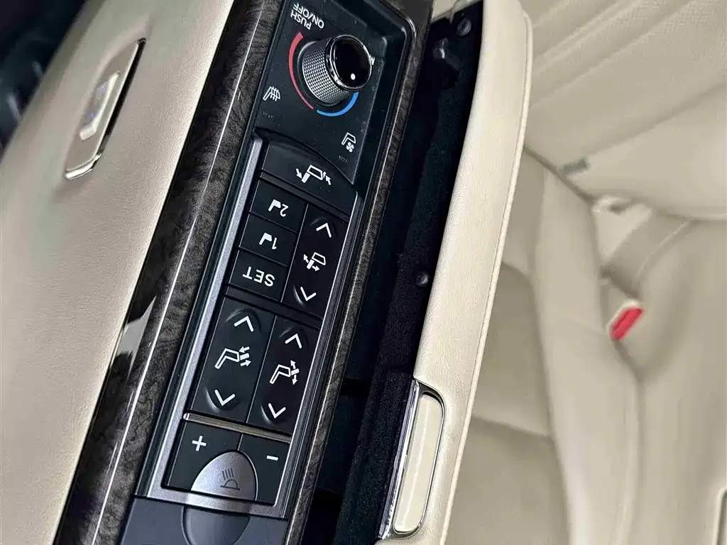 Toyota Alphard — фото 8