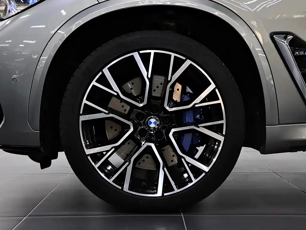 BMW X5 M — фото 8