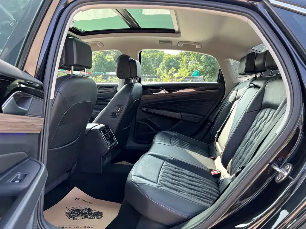Volkswagen Passat 2021 из CN, фото 5